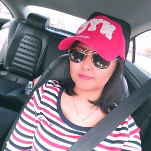 Meet your Posher, Evi